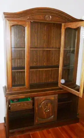 Vintage  China cabinet in Hutches & Display Cabinets in Calgary - Image 6