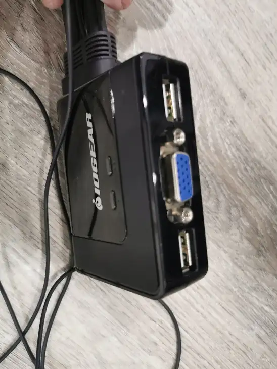 Iogear 2 port USB Kvm Switch in Mice, Keyboards & Webcams in Markham / York Region - Image 3