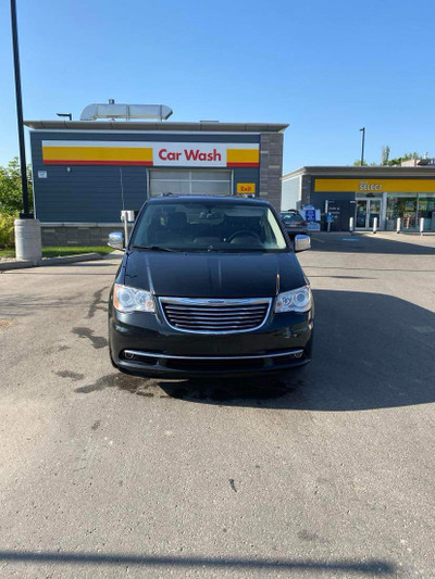 2015 Chrysler Town And Country Limited Platinum Fully Loaded
