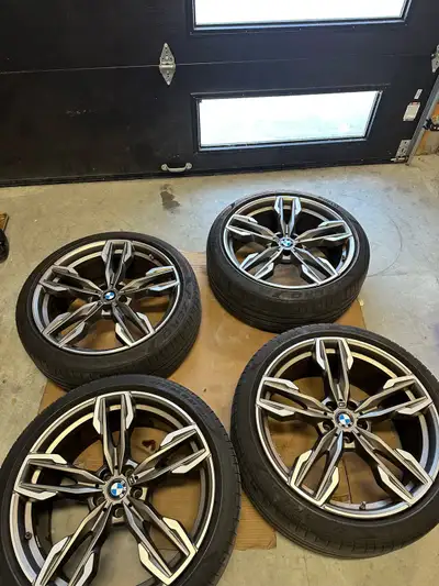 Selling my set of 21’ BMW M wheels. Tires/Rims are off a 2019 BMW X3 M40i (G01) Tires could likely l...