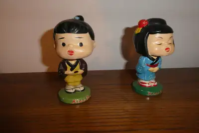 Paire vintage/rétro JAPONAISES « Kiss Me hocheurs de tête bobble, View more