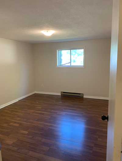 Student rooms available for rent. Looking for quiet, tidy students. Located in the Oakwood area. Par...