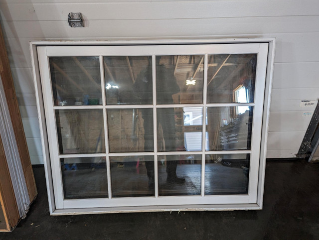 Vertical Slide Windows in Windows, Doors & Trim in Cranbrook - Image 2