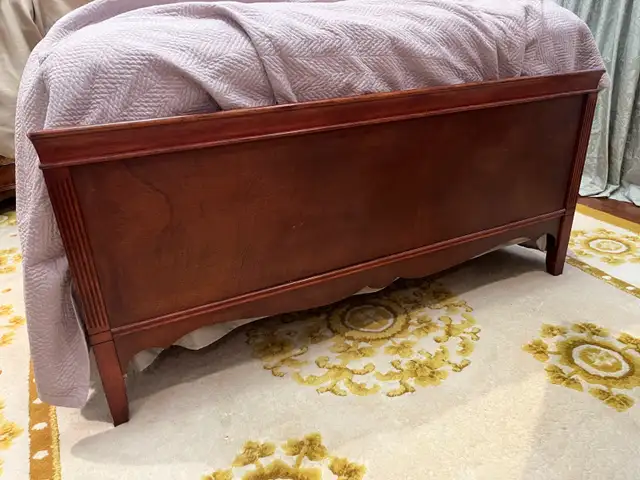 Mahogany bedroom set double bed size, dresser and 2 end tables in Beds & Mattresses in City of Toronto - Image 5