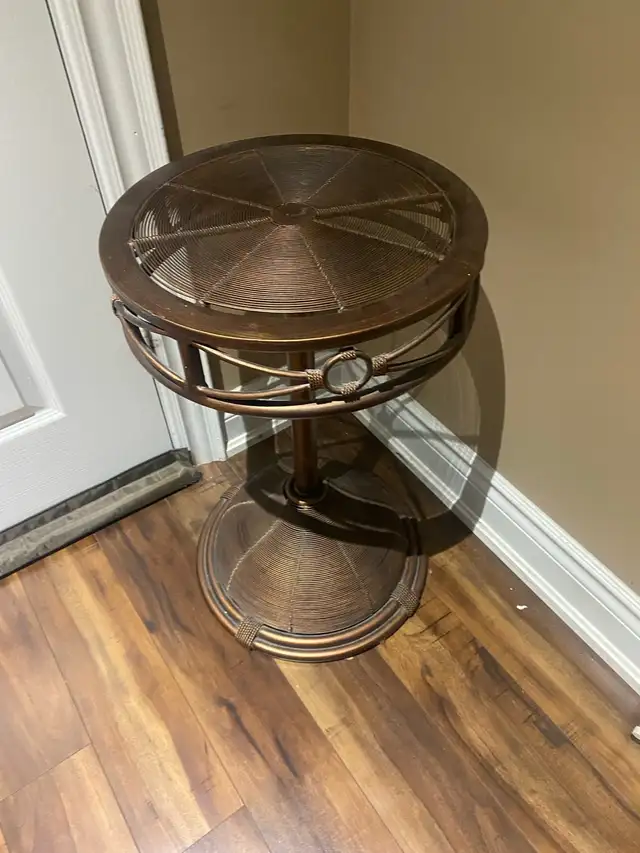 Wicker Accent Table in Other in Mississauga / Peel Region - Image 2