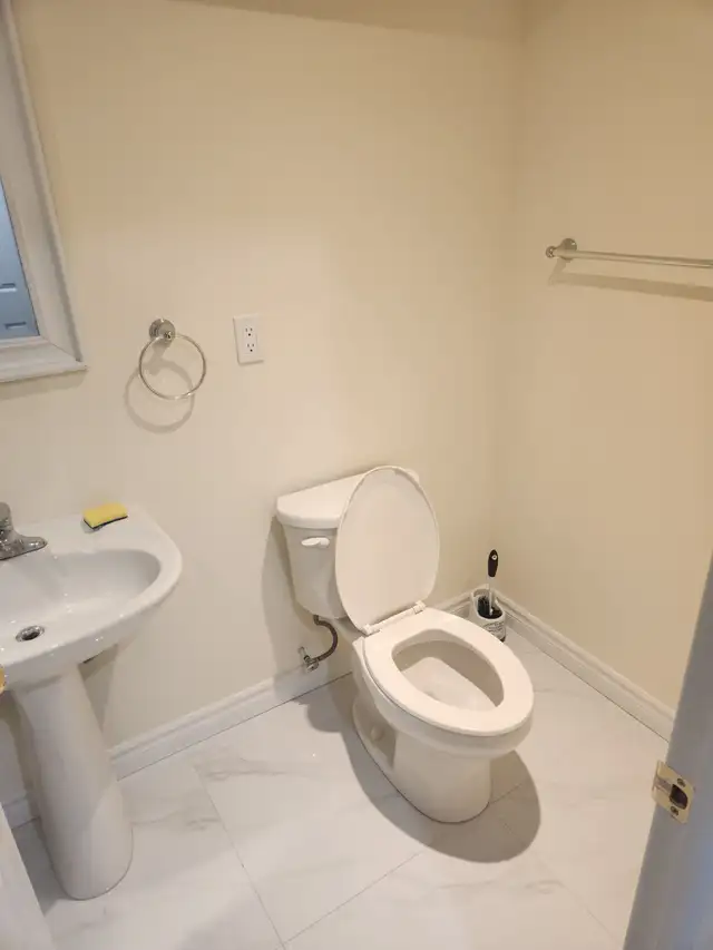 Full basement for rent Scarborough in Long Term Rentals in Markham / York Region - Image 3