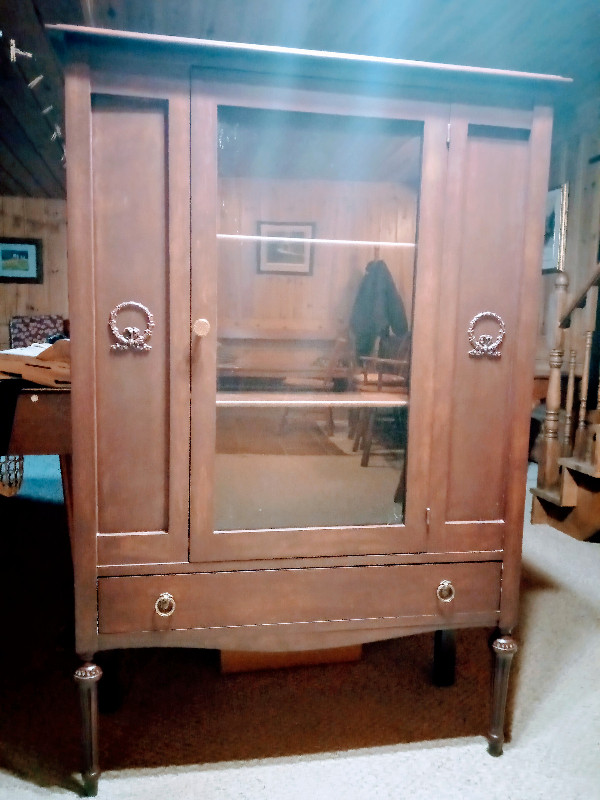 Solid wood china cabinet in Hutches & Display Cabinets in North Bay