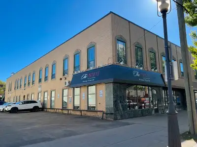 435 King St/432 Queen St, Southside Downtown, Rent starting from $1400/Month. Acceptable rental size...