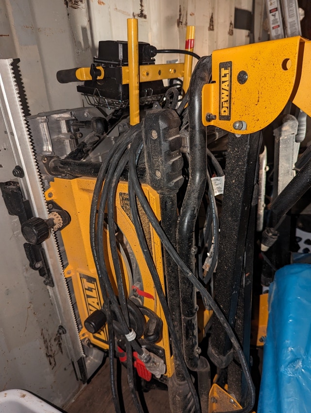 Dewalt 10" Table Saw DWE7491RS Power Tools Edmonton Kijiji