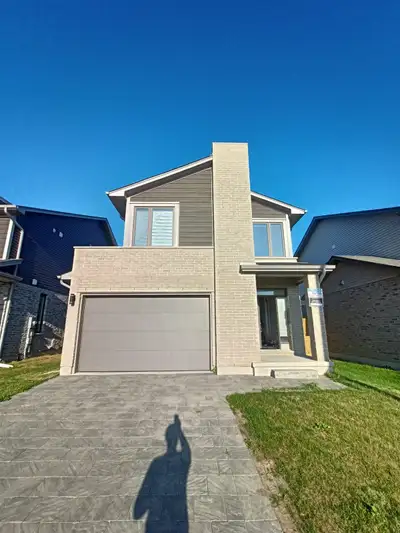 House for Rent – Summerside Area, London Bright and well-maintained 3-year-old home located in the d...