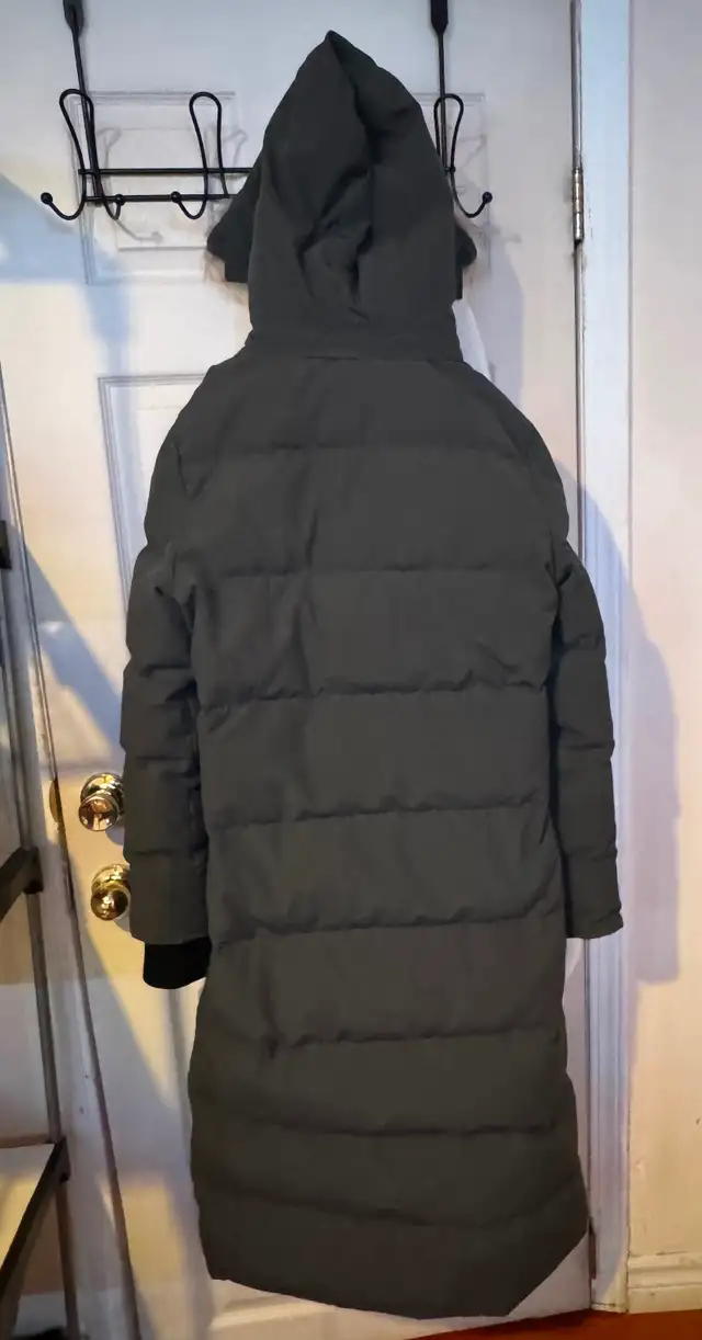 Canada goose in Women's - Tops & Outerwear in City of Toronto - Image 8