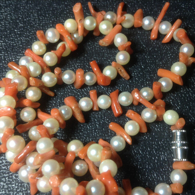Antique Vintage Natural Color Coral And Genuine Pearl Necklace 1 in Jewellery & Watches in Vancouver - Image 4