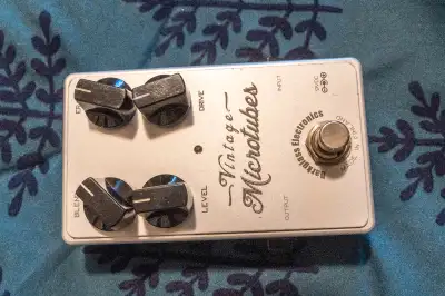 Darkglass Vintage Microtubes Bass Preamp Pedal, View more