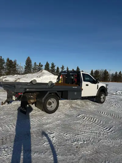 2020 Ford F-550, XL package, 4 wheel drive, 7.3 litre gas, 4:88 axle ratio, heavy spec truck with a...