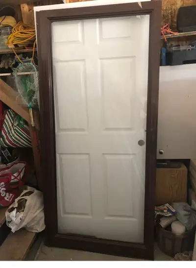 Front glass storm door energy efficiency aluminum heavy duty 36”x78” in great condition Asking $150