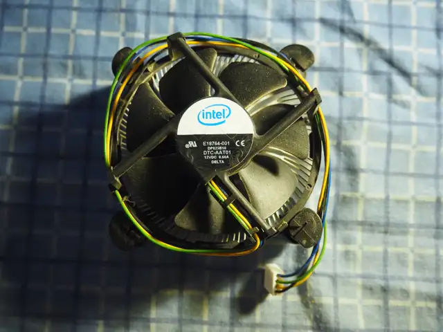 Computer Stock PC CPU Fans / Heatsinks Intel Socket 775 in System Components in Markham / York Region - Image 2