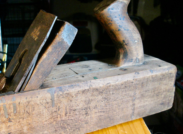 ANTIQUE WOOD PLANE! in Hand Tools in City of Toronto - Image 2