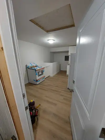 1-bedroom house/ apartment with own basement available for rent. New floors, paint, shower, kitchen,...