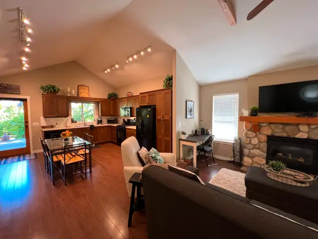 Cottage Living at the Cottages at Cultus Lake in British Columbia in Canada - Image 7