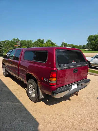 Fits 1999-2007 GMC Sierra with 6ft 7 inch box length. In excellent condition.