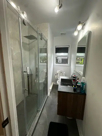 Spacious 2 Bed 1 Bath apartment beside Cote Vertu metro!
