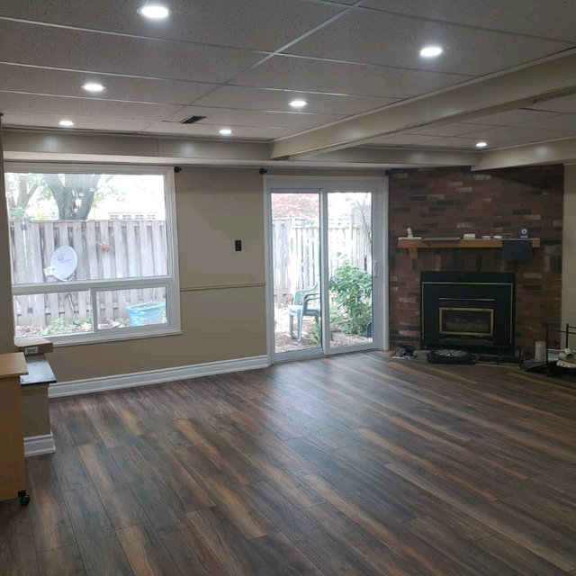 Hardwood, laminate Floor installation and refinishing in Flooring in Oshawa / Durham Region - Image 10