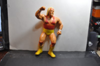 ljn  Wrestling hulk hogan 1988 series 5 Red Shirt/yellow trunk