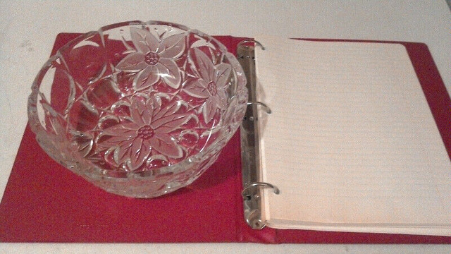 Bol en cristal 3 x 9 avec motif fleur (040120=150821TAS) dans Art et objets de collection  à Laval/Rive Nord - Image 2