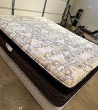 Queen Size Bed . Deliverey $