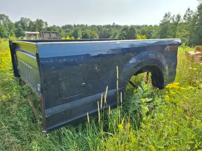 Ford F250/F350/F450/ Superduty 2017-2022 Ford Superduty 8' like NEW with Tail Lights, Tailgate. Mult...