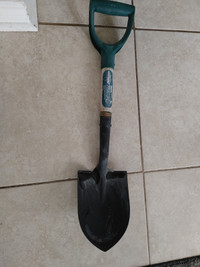 Small Shovel YARDWORKS Round Point