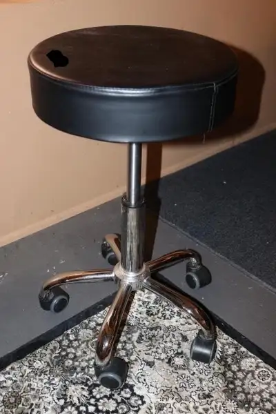 ADJUSTABLE ROLLING BLACK SEATED STOOL - LIKE NEW, View more
