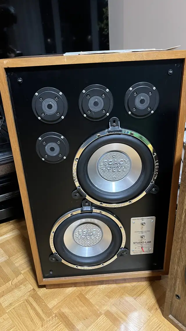 Used Legacy Studio-Lab Flagship Monitor Speakers (Pair) in Stereo Systems & Home Theatre in Markham / York Region - Image 3