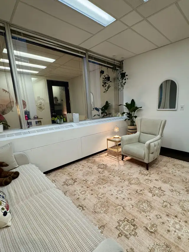 Psychotherapy Private Office Room (1235 Bay St) in Commercial & Office Space for Rent in City of Toronto - Image 6