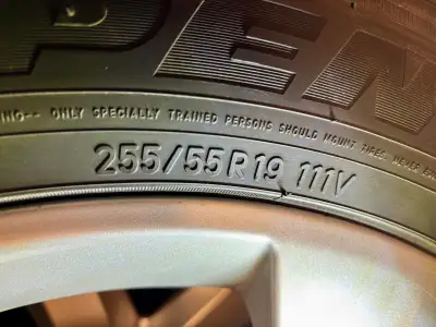 Toyo Open Country all season tires (255/55/19) with about 5mm tread. Plus OEM Mercedes Alloys in Exc...