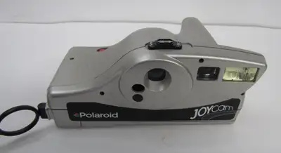 Good Day and Good Luck, I’m selling this old model Polaroid camera. Great for the amateur photograph...