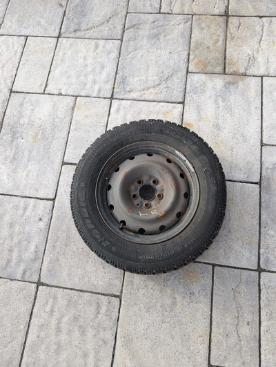 For 2007 Hyundai Tucson Size 215/65R16 Slightly used with good tread depth