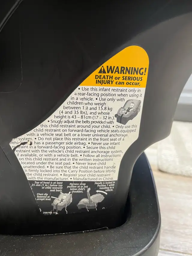 Infant car seat in Strollers, Carriers & Car Seats in City of Toronto - Image 9
