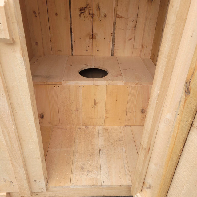 Outhouse in Other in Kingston - Image 4