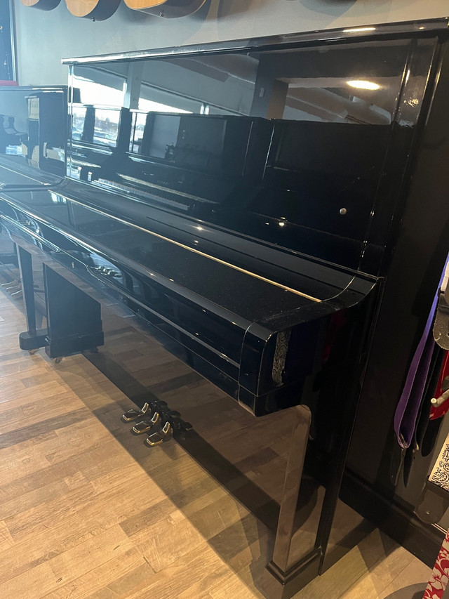 Yamaha piano u1 in Pianos & Keyboards in Markham / York Region