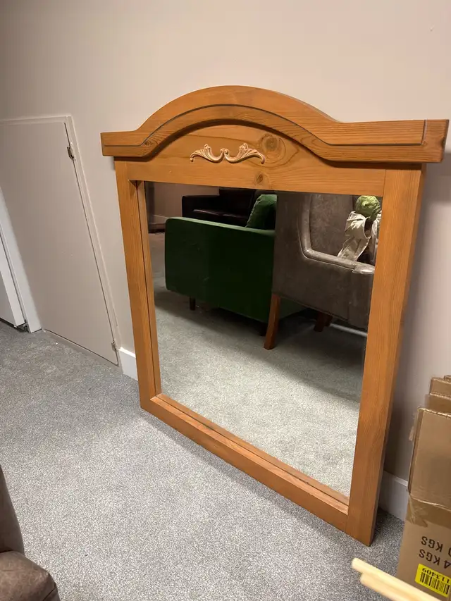 Large Decorative Mirror in Home Décor & Accents in Calgary - Image 2