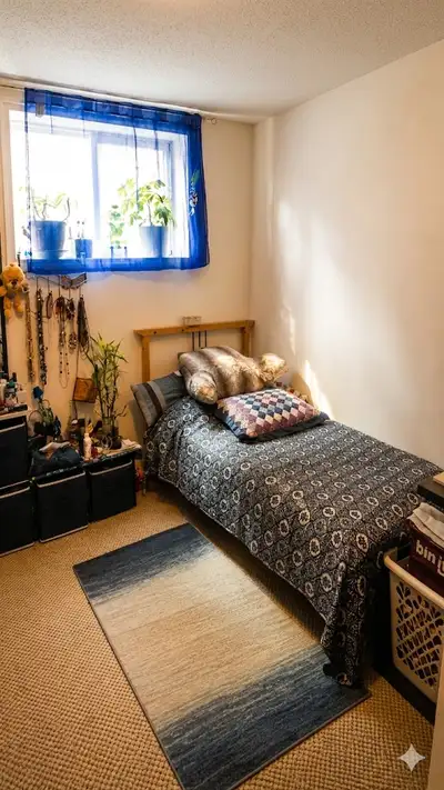3 Beds, 1 Full Bath Basement Suite, Shawnessy SW, $1,400, 1 yr lease, July 01 available If this ad s...