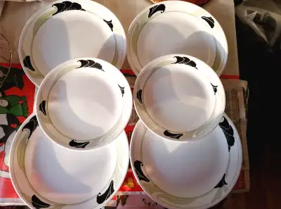 2 pcs CORELLE PLATES USA, View more