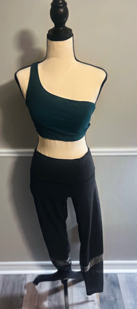 Lululemon Womans Outfit 