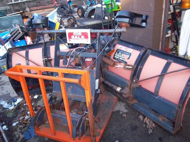 BOSS 8'2 POLY V Plow Blade COMPLETE set up 11pin in Other in City of Toronto - Image 2