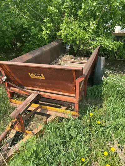 Farm ezee mature spreader PTO drive Great acreage/hobby piece of equipment Used every fall Not neede...