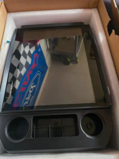 Like new tesla screen 2015-2020 f150 $500 obo