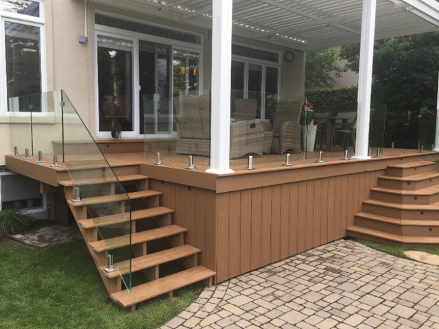 Expertly Crafted Glass Railings - Add a Touch of Elegance in Decks & Fences in Barrie