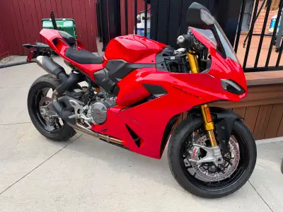 ️ 2026 DUCATI PANIGALE V2 S — FOR RENT Experience the latest-generation Ducati Panigale. 2026 Ducati...
