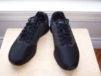 Brand new Nike men's shoes size 8